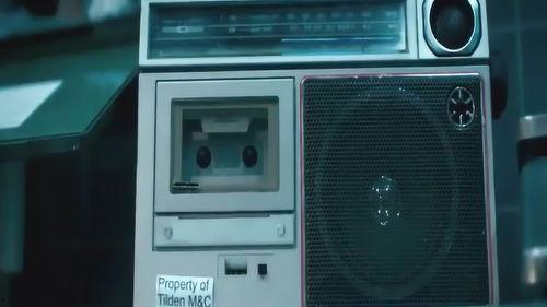 活死人的诅咒在线观看,惊悚解密,生死边缘的求生之旅 第1张 活死人的诅咒在线观看,惊悚解密,生死边缘的求生之旅 第1张